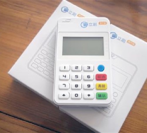 pos機刷儲蓄卡是實時到賬嗎？